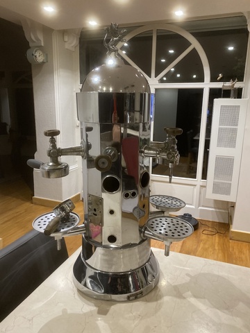 ancienne machine a cafe arom ou roma